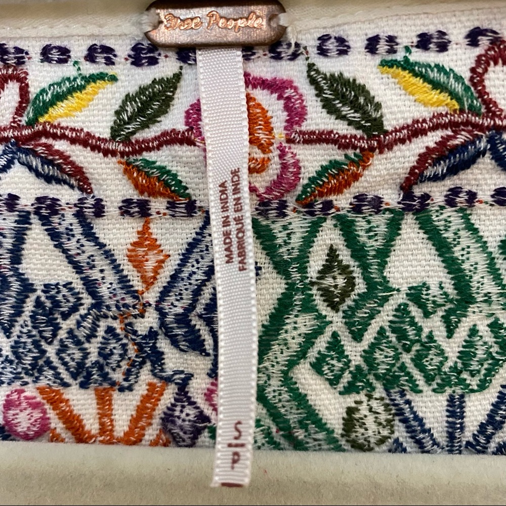 FREE PEOPLE Lohri Embroidered Peasant Blouse SMALL - Picture 7 of 7